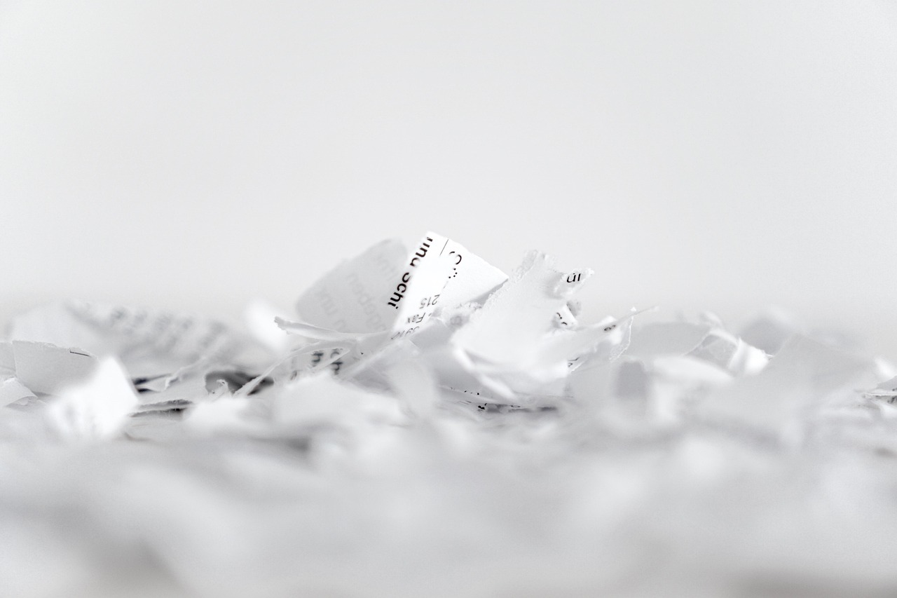 Como fazer cubos de papel para jogos e decoração