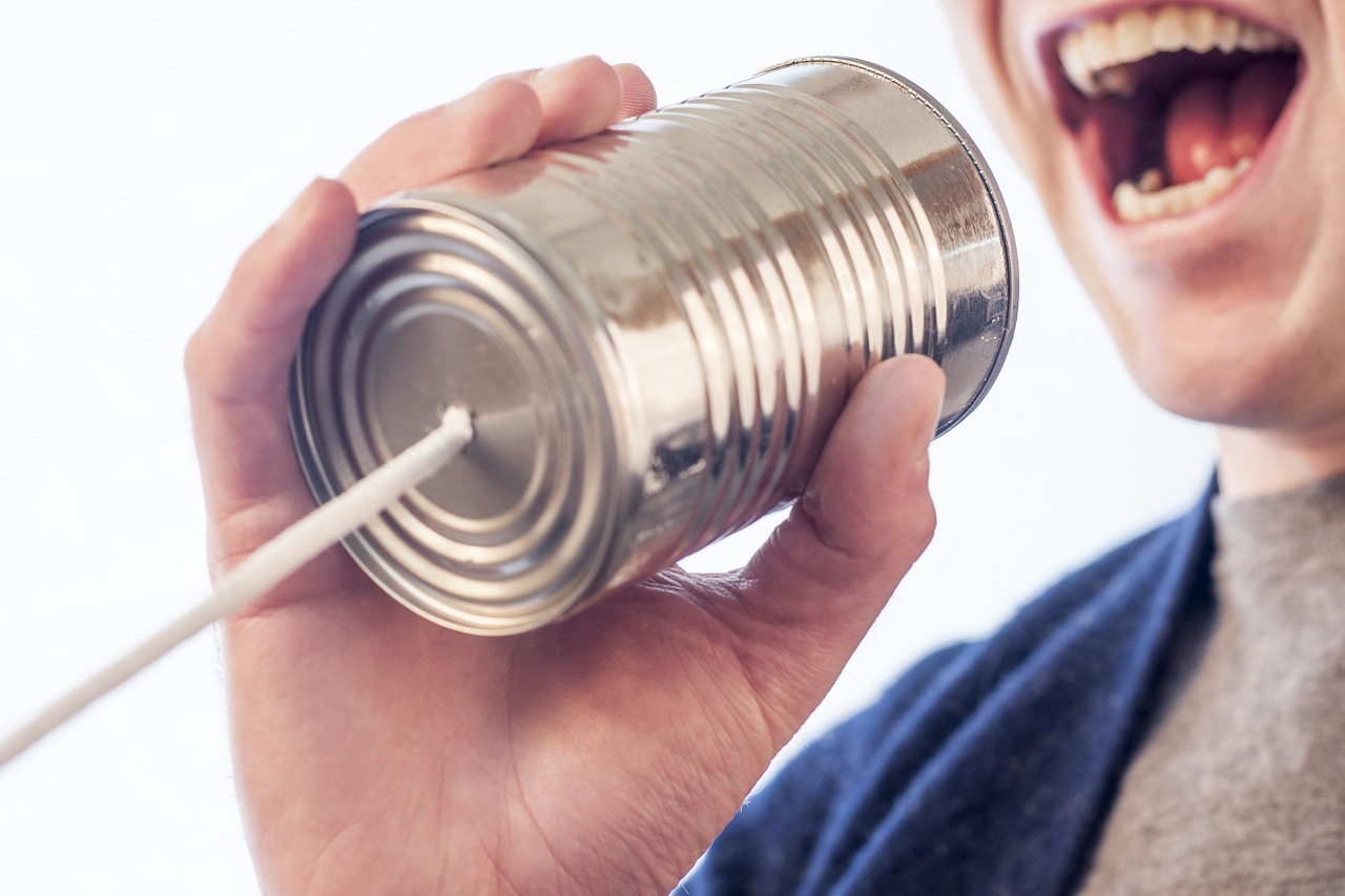 Como fazer telefone de lata divertido para brincar