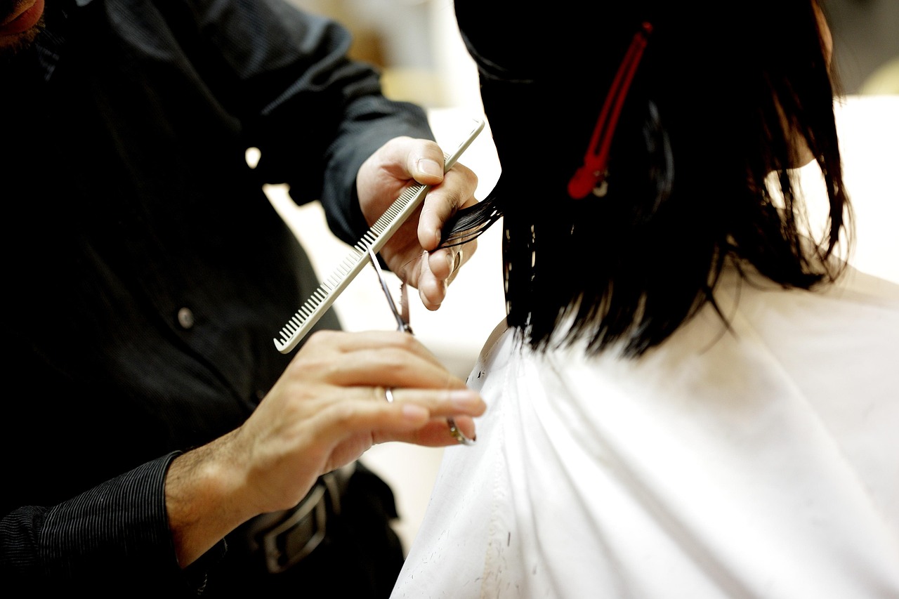 Cortar cabelo em U: Guia prático para acertar no corte