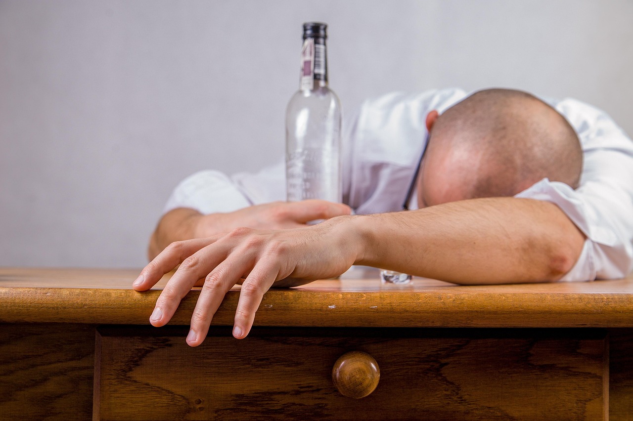 Como fazer vodka caseira: É possível? Veja os riscos