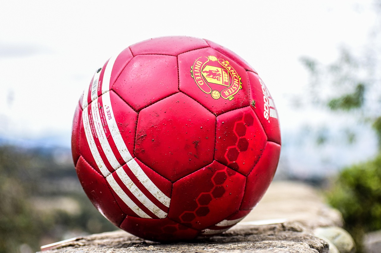 Desenhar bola de futebol: Passo a passo fácil para iniciantes